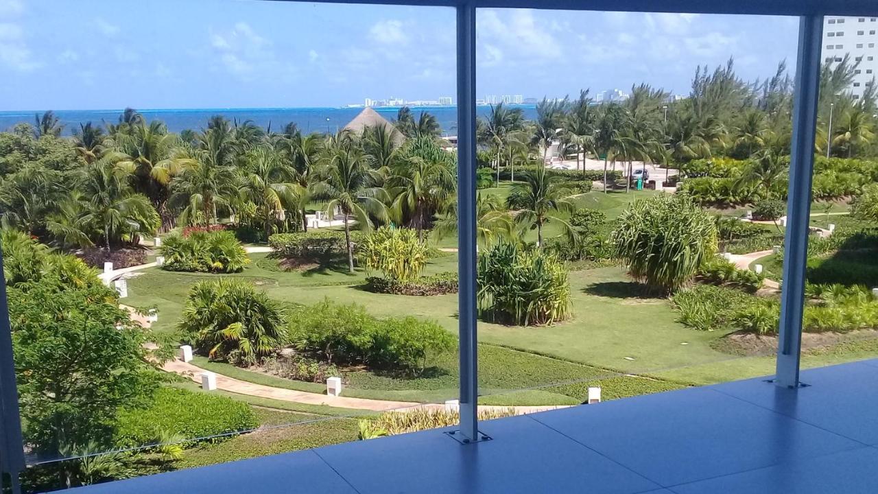 Swim The Caribbean & Work With A View Apartment Cancun Exterior photo